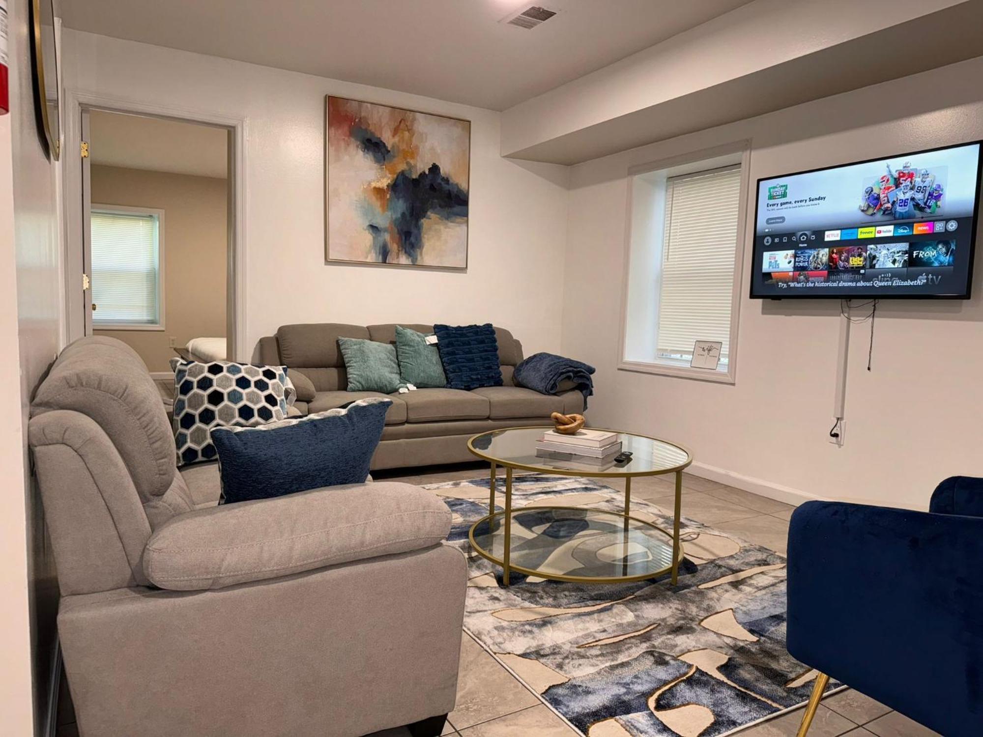 Cosy Bedroom 6 minutes to EWR Prudential Hotels Pen station Newark Exterior foto